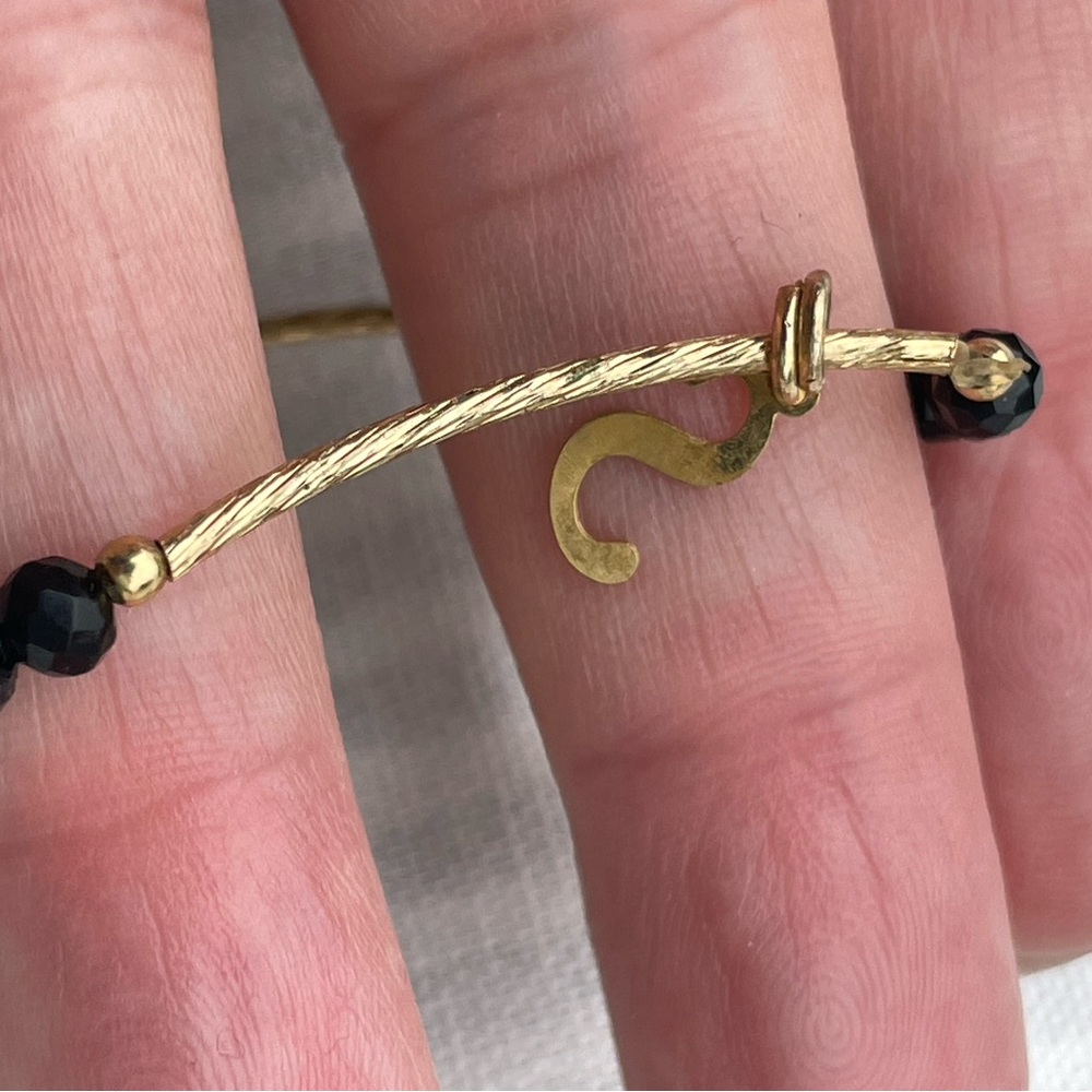 Elegant Gold and Black Beaded Bracelet Set of 7 - Picture 8 of 8